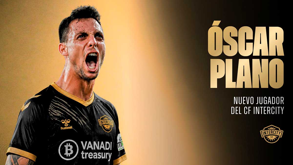 Oscar Plano experiencia y talento para el ataque del cf Intercity