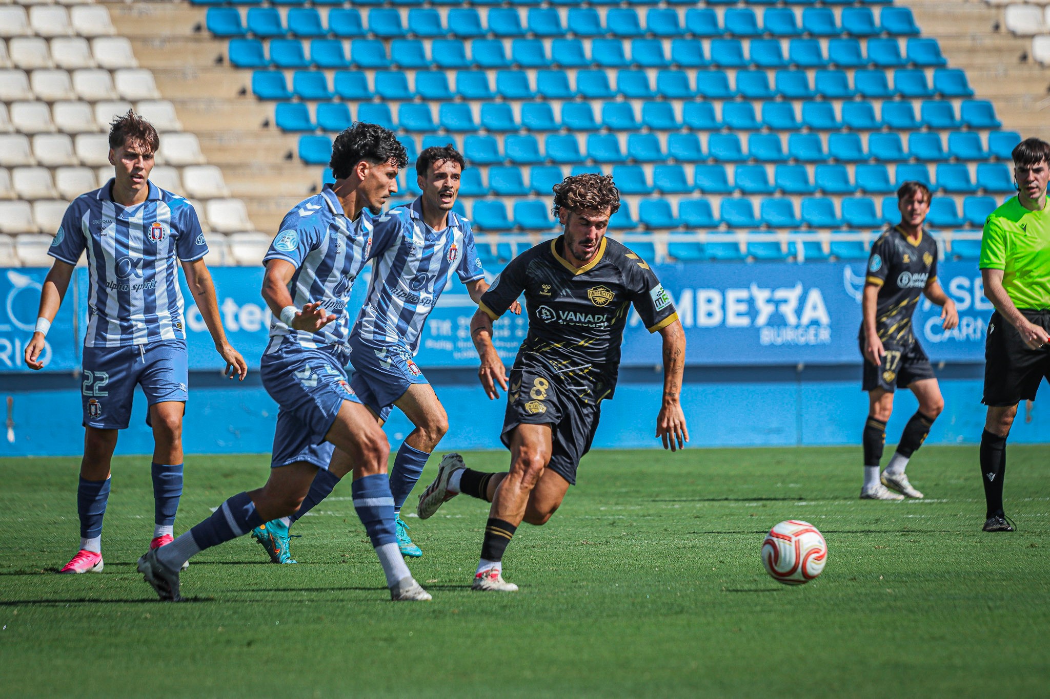 El CF Intercity suma su segundo empate consecutivo ante el Lorca Deportiva (0-0)