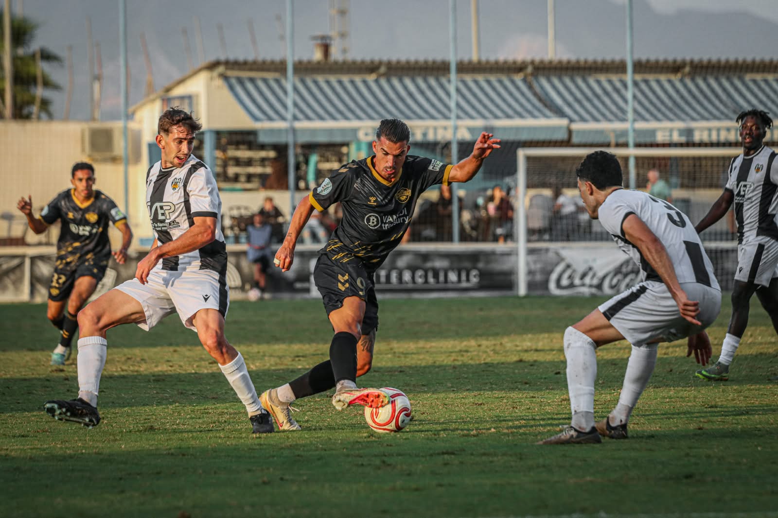 El CF Intercity pierde ante un efectivo Castellonense en el Antonio Solana (0-2)